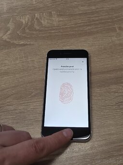 iPhone SE 2020 64GB (94% baterie) - 4