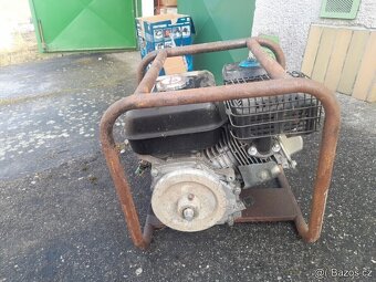 4 takt motor v rámu - 4