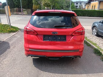Prodám Ford Focus combi ST 1.5i 134kw benzin - 4