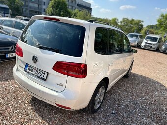 Volkswagen Touran 1.4 CNG, 7 míst, 2011 - 4