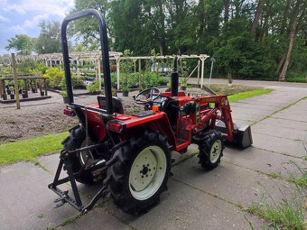 Traktor Yanmar F20D - 4