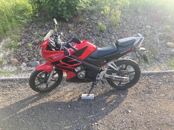 Honda CBR 125 řp. A1 - 4