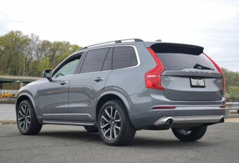 2018 Volvo XC90 T5 Momentum 5-Passenger AWD 2.0 - 4