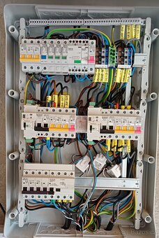 ELEKTRIKÁŘSKÉ PRÁCE NA KLÍČ - 4