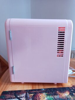 Přenosná mini lednička AstroAI - 4