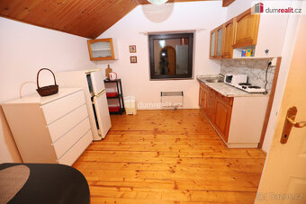 Krásný slunný útulný byt 1+1 v prvním patře cihlové vily v K - 4