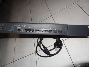8 RJ-45 1GBit SFP opticky RACKOVY SWITCH Management TP-Link - 4