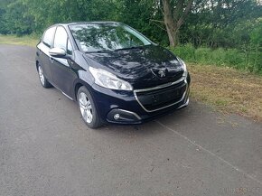 Peugeot 208 - 4