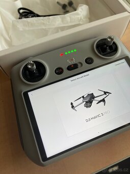 Ovladač DJI RC. - 4