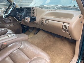 Chevy pick up 2500 gmc Chevrolet - 4