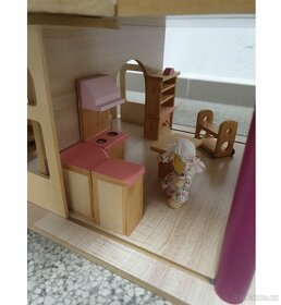 Dřevěný domeček pro panenky - 4