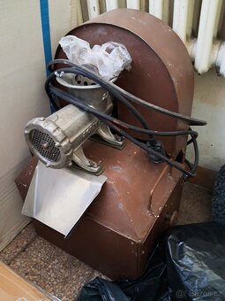 Mlýnek na maso na 220V - 4