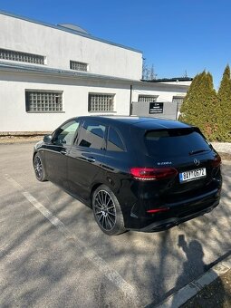 Mercedes-Benz B 200 d 4Matic Special Edition - 4