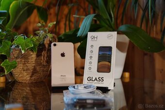 iPhone 8 64GB gold - 4