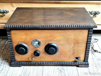 Velké rádio, truhlička, 20 léta, 3 lampovka, Německo - 4