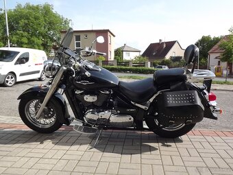 Suzuki C800 Intruder - 4