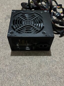 Corsair VS550 (550W) - 4