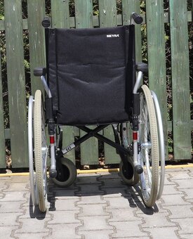 029-Mechanický invalidní vozík Meyra. - 4