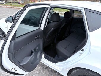 Hyundai i 30 r. 2011 - 4