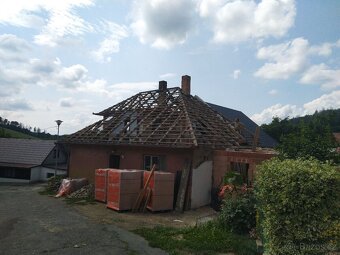 Tesané trámy, starý krov - 4