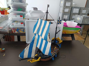 LEGO Pirates 6274 Caribbean Clipper - 4