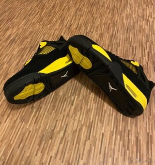 Air Jordan 4 Thunder Black - 4
