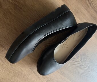 Luxusní kožené boty zn Clarks vel 37,5 - 4