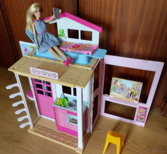 Domeček pro panenky Barbie GXC00 - 4