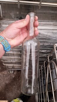 Prodám prázdné lahve od vína 0,75l - 4