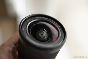 Sony FE 16-35 mm f/4 ZA OSS Vario-Tessar T - 4