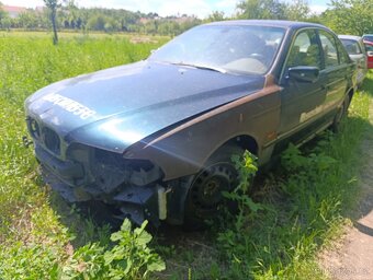 BMW E39 sedan 525 tds (díly ) - 4