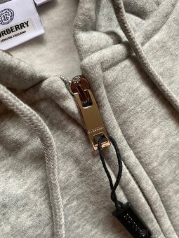 Burberry - 4