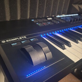 Native Instruments Komplete Kontrol S49 MK2 - 4