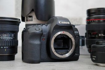 Canon 5D Mark ii + 5 objektivů a příslušenství - 4