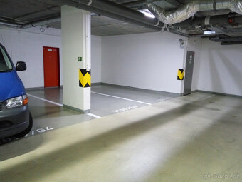 GARÁŽOVÉ STÁNÍ v objektu Nová Harfa Poděbradská 777/9 - 4