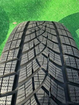 Originál alu kola Volvo XC40 zima R18 - 4