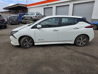 Nissan Leaf 2018 na náhradní díly / bílá barva - 4