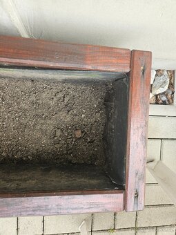 Vyvýšený záhon na bylinky, květiny. - 4