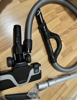 Vysavač Rowenta silence force cyclonic R07260EA - 4