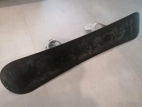 Prodám snowboard Generics Silence. Velikost 150cm. - 4