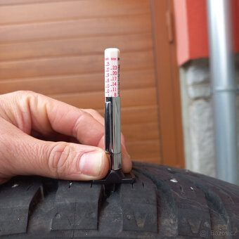 Nokian Hakkapeliitta 8 SUV 215/65 R16 102 Xl - 4