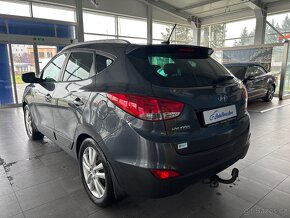Hyundai ix35 2,0 CRDI 135kW,4X4,SERVISKA,ČR - 4