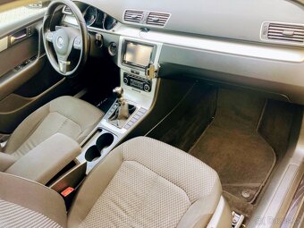 Volkswagen Passat Variant, digi klima, park. senzory, tažné - 4