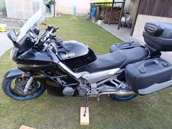 Cestovní motorka Yamaha FJR 1300 - 4