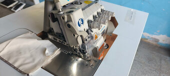 Průmyslový automatický 4 nitný overlock Jack JK-904E - 4