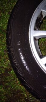 Kola Volvo r15 - 4