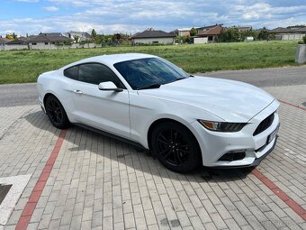 Ford Mustang - 4