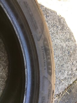 Goodyear 245/40R19 - 4