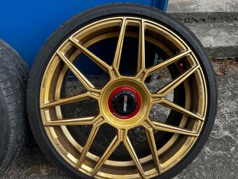 Motec Gt one 5x112 r19 - 4