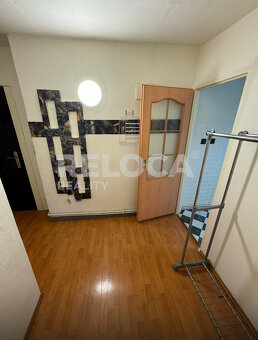 Byt 1+1, 43 m²,  klidné bydlení kousek od Prahy - 4